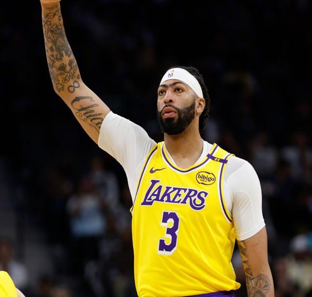 詹姆斯新星战术调整表现惊艳，湖人未来可期！